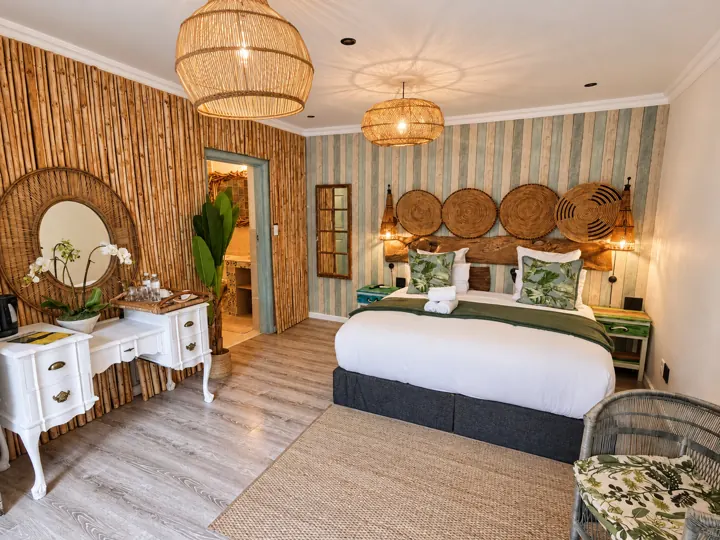 King Suite with Jacuzzi — bedroom
